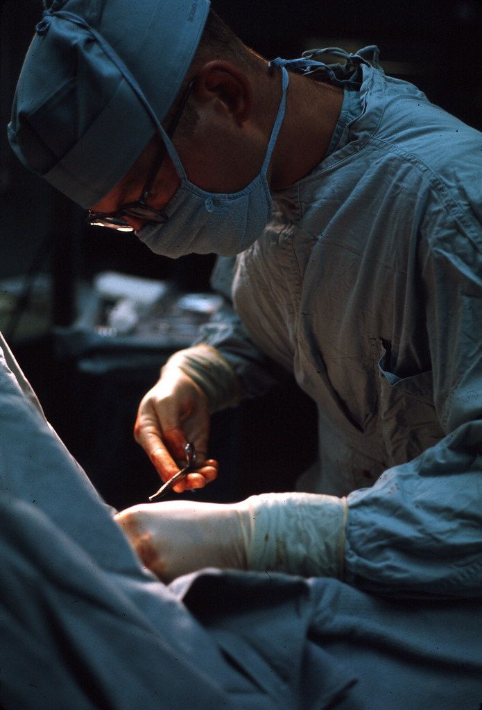 Dr. Carlos Herrera